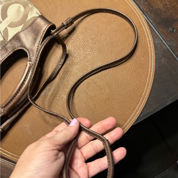 Coach Bag E0968-14058 Gold Copper Color handbag as well as shoulder strap - Picture 9 of 10